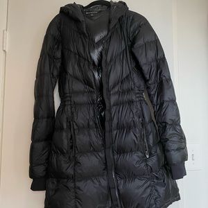 Athleta puffer jacket in perfect condition!!